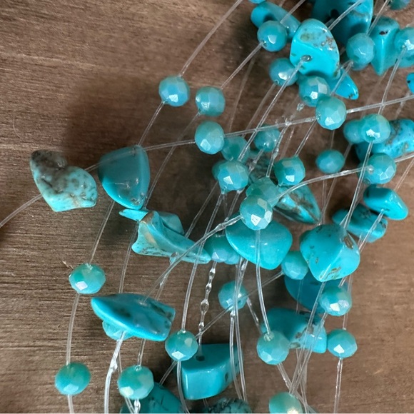 Faux turquoise look necklace - Picture 4 of 9